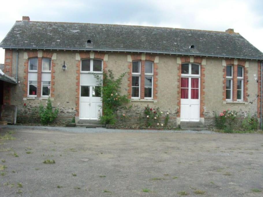 Gite -Belle Maison Dans Une Ancienne Ecole-Tarif Reduit Hors We ! Chanzeaux Exterior photo