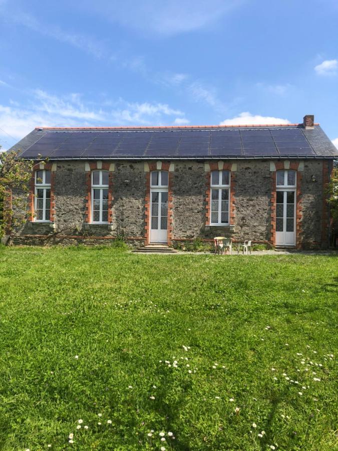 Gite -Belle Maison Dans Une Ancienne Ecole-Tarif Reduit Hors We ! Chanzeaux Exterior photo